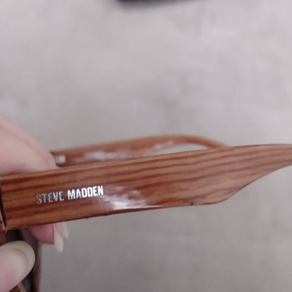 Steve Madden - Picture 2 of 3